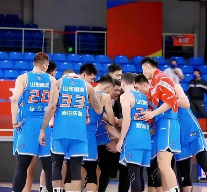 乐动体育官方网站包含清晨突围战来临，山东男篮围绕NBA总决赛复出首秀，话题不断，身体对抗强度拉满的词条